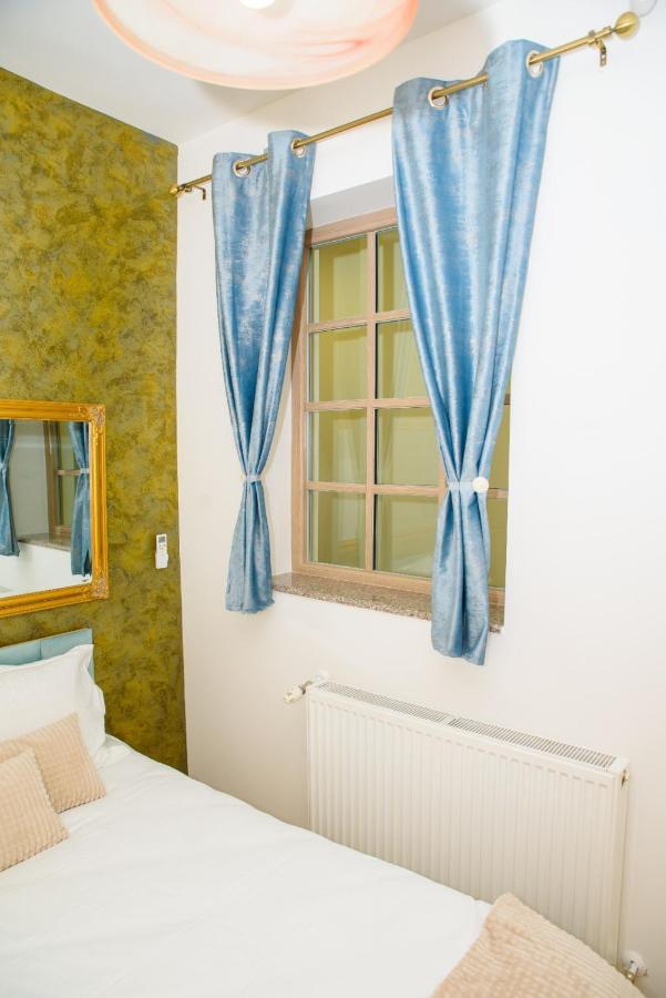 Hotel Bistro Centru Vechi Craiova Extérieur photo