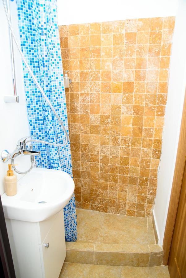 Hotel Bistro Centru Vechi Craiova Extérieur photo