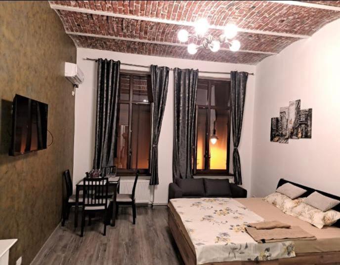 Hotel Bistro Centru Vechi Craiova Extérieur photo