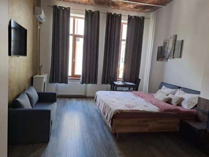 Hotel Bistro Centru Vechi Craiova Extérieur photo